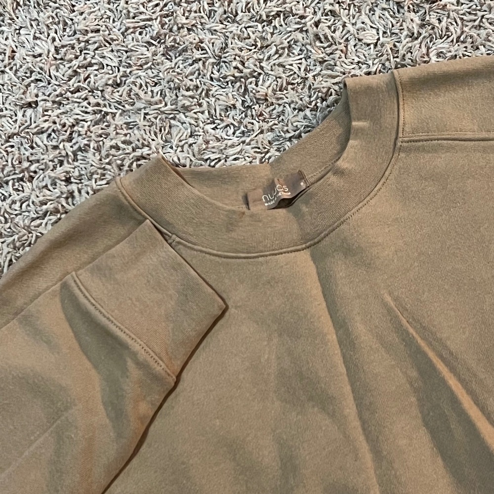 nuuds Tan Cropped Sweatshirt Women's Size S Casual Long Sleeve Crewneck Top‎